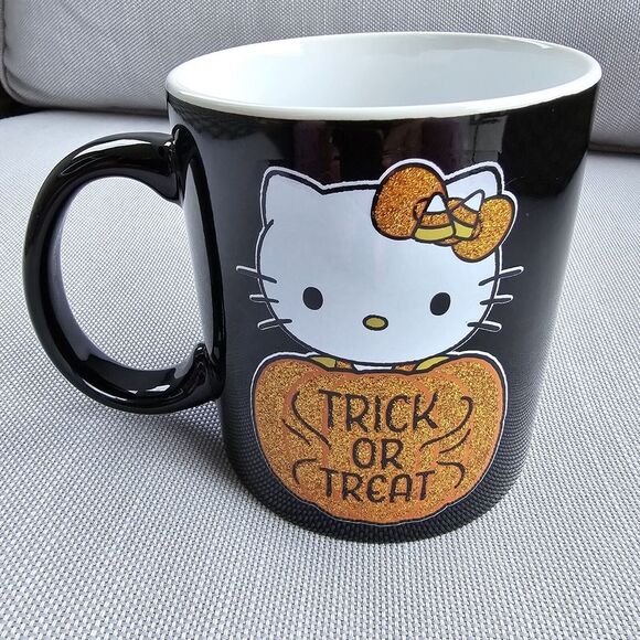 Brand New Hello Kitty Halloween Glitter Mug Trick Or Treat 2024 Sanrio. - Picture 2 of 3